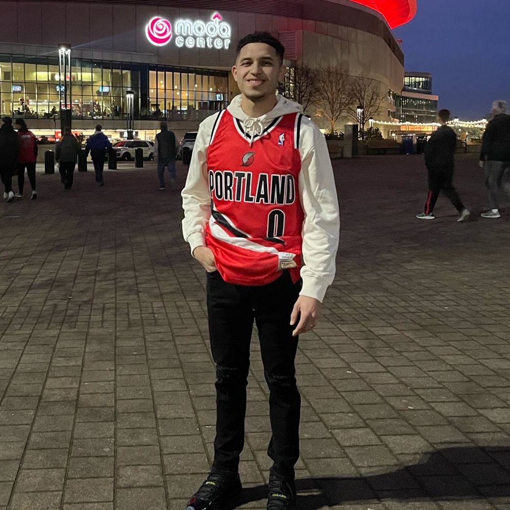 Meet your Posher, Abe